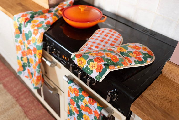 Aprons & Oven Gloves