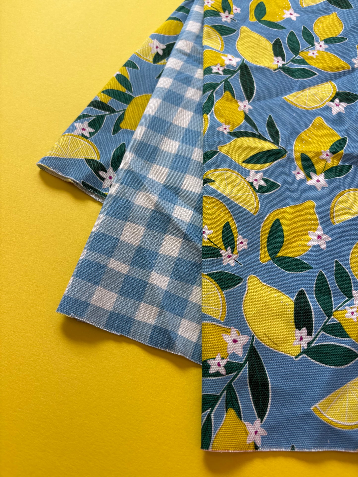 SAMPLE Fabric Bundle - To make lemons cushion