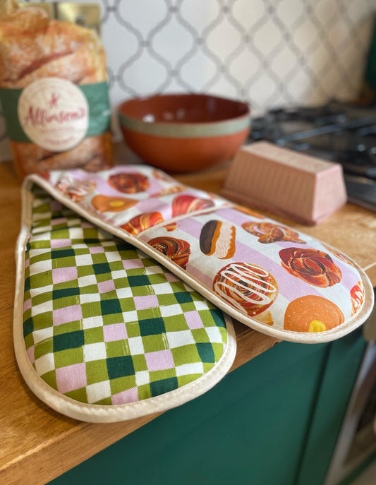 Lilac Bakery & Sweet Treats Organic Cotton Oven Gloves