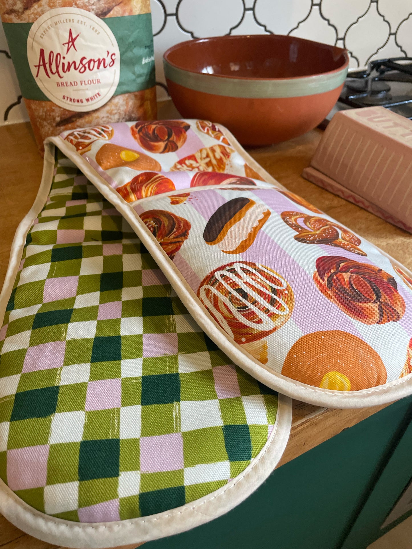Lilac Bakery & Sweet Treats Organic Cotton Oven Gloves
