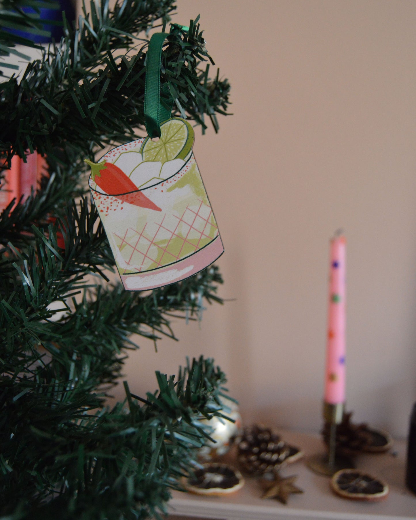 Decoración navideña con margaritas picantes