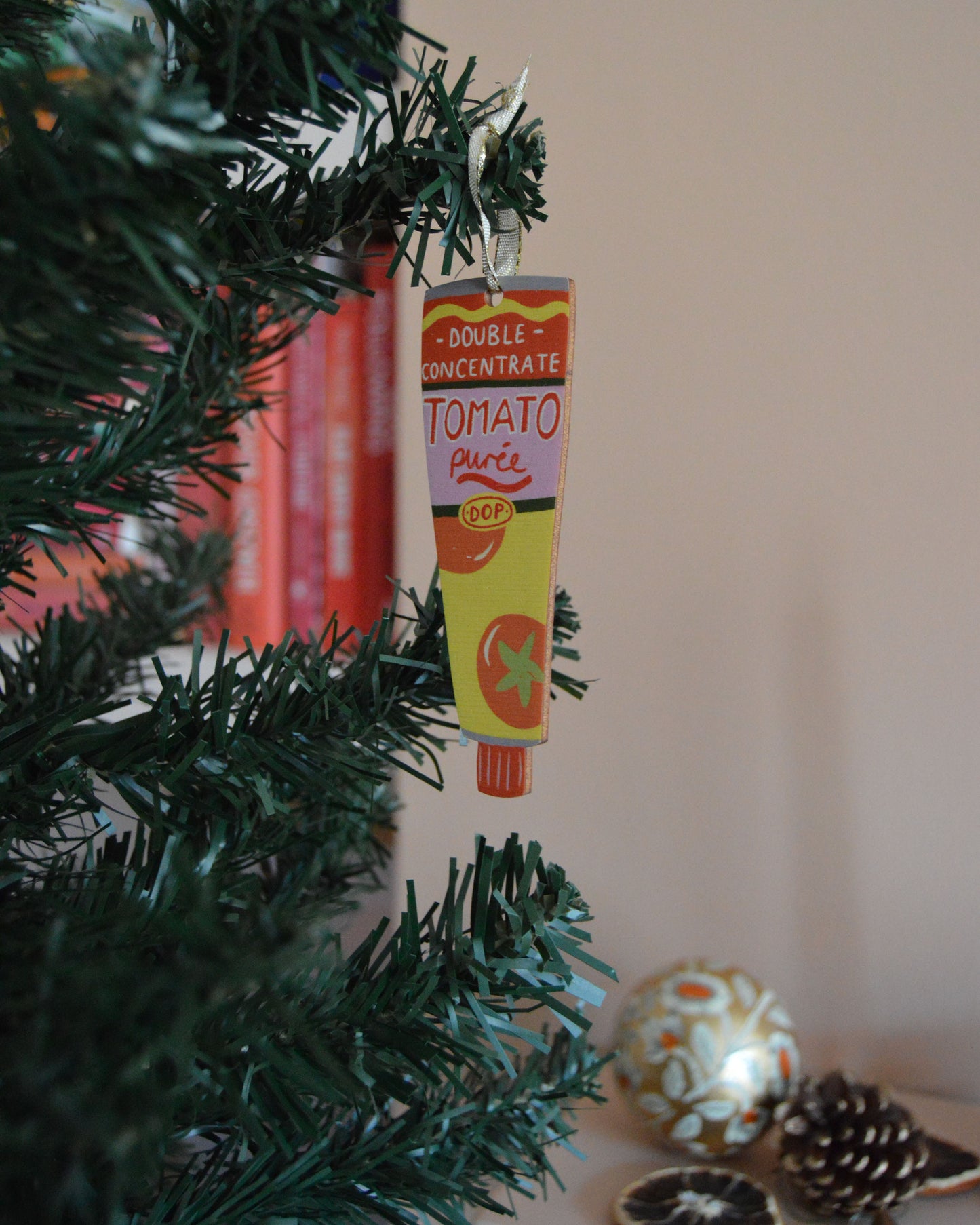 Décoration de Noël à la purée de tomates